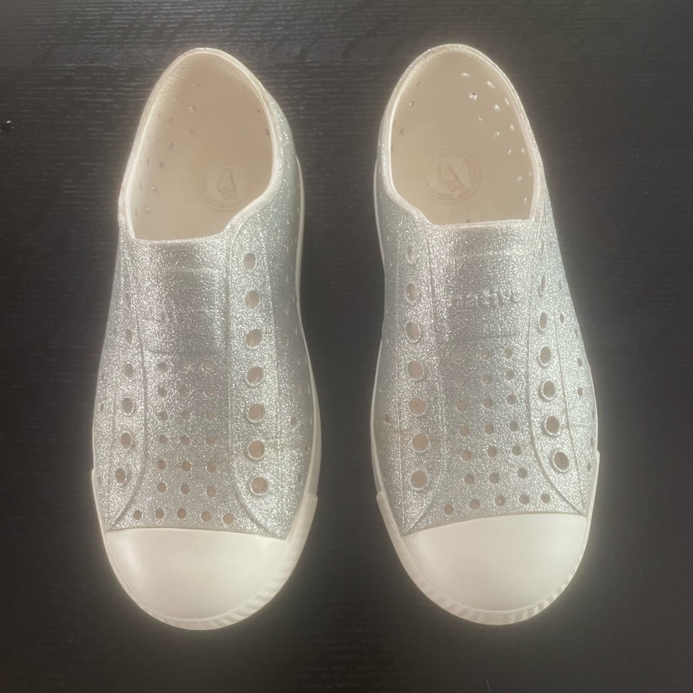 Native silver glitter shoes